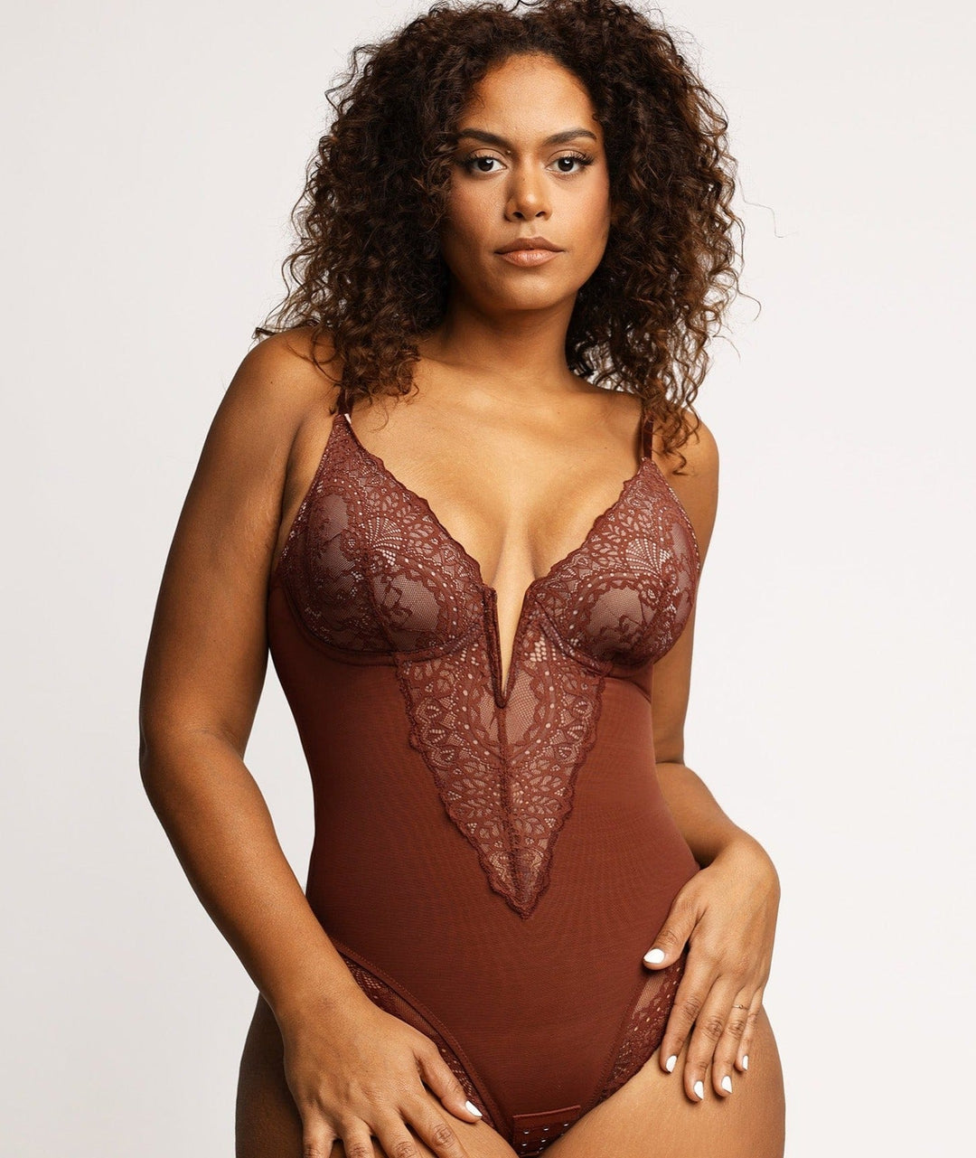 Solanna | Kanten Bodysuit met diepe V-hals